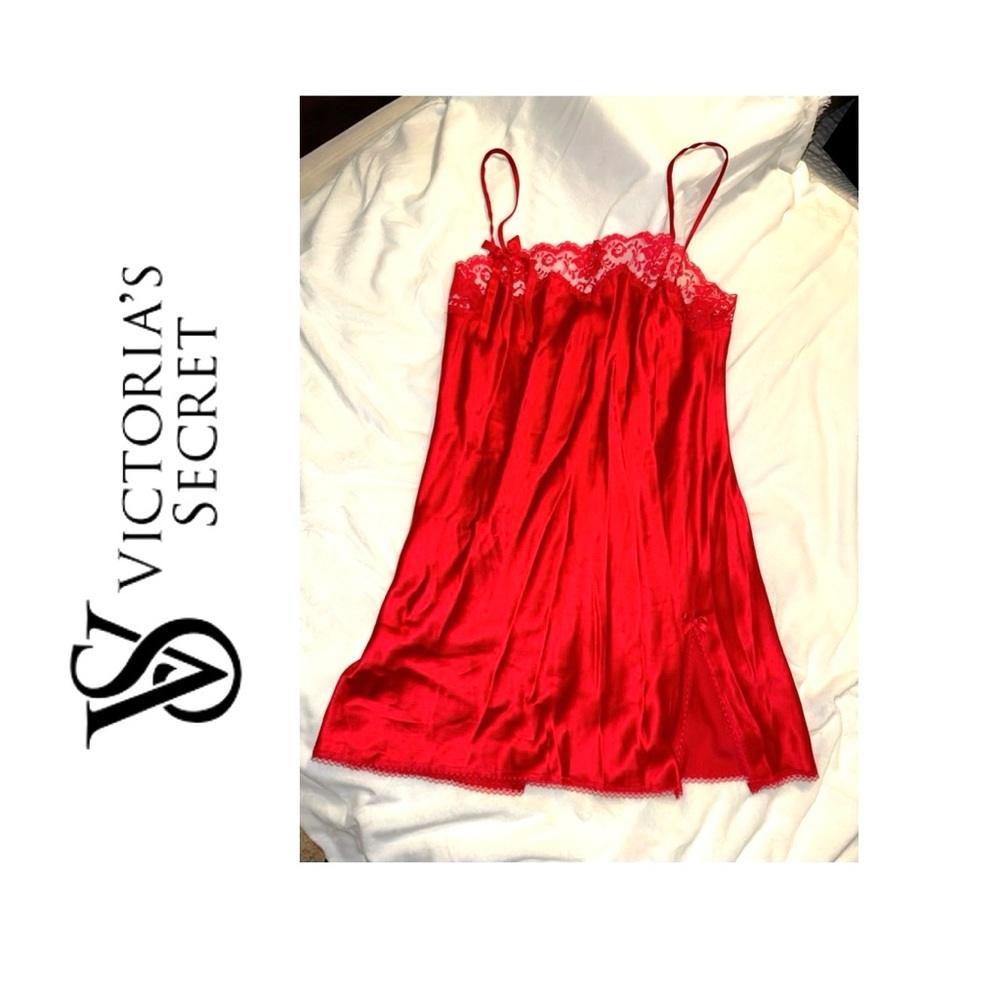 BNWOT Victoria Secret Fire Red Satin Slip. Large